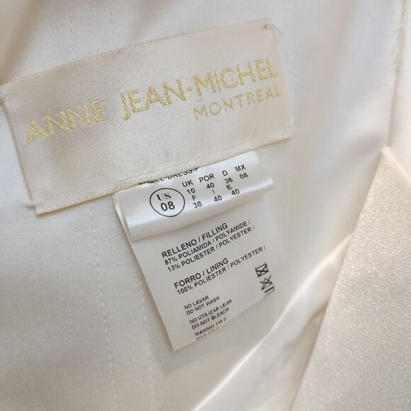 Wedding gown - Picture 4 of 5